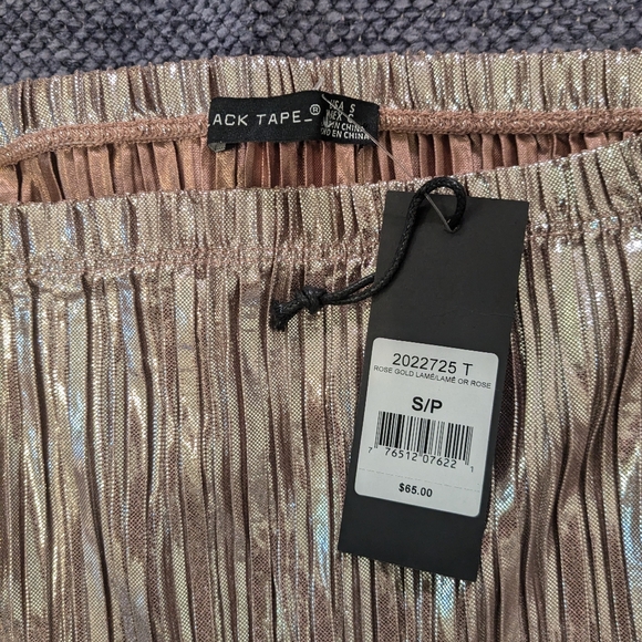 NWT $65 Black Tape_ Rose Gold Foil Mini Skirt Multi Szs (Small, Medium, Large) - Picture 7 of 9
